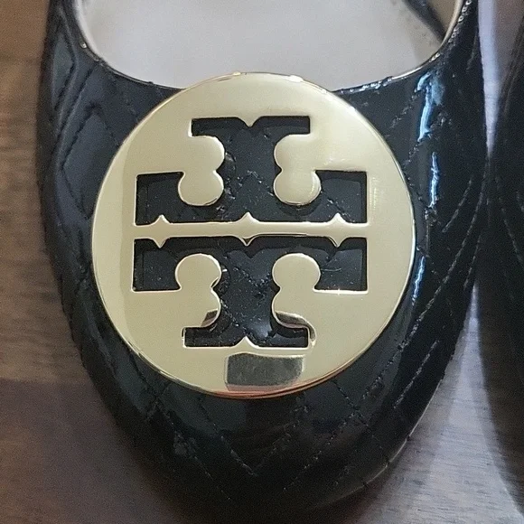 Tory Burch Black Heels with Gold Emblem Size9 - Picture 2 of 5